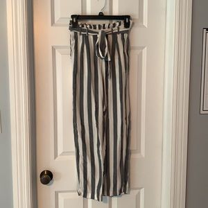 AE- grey and white striped flowy pants